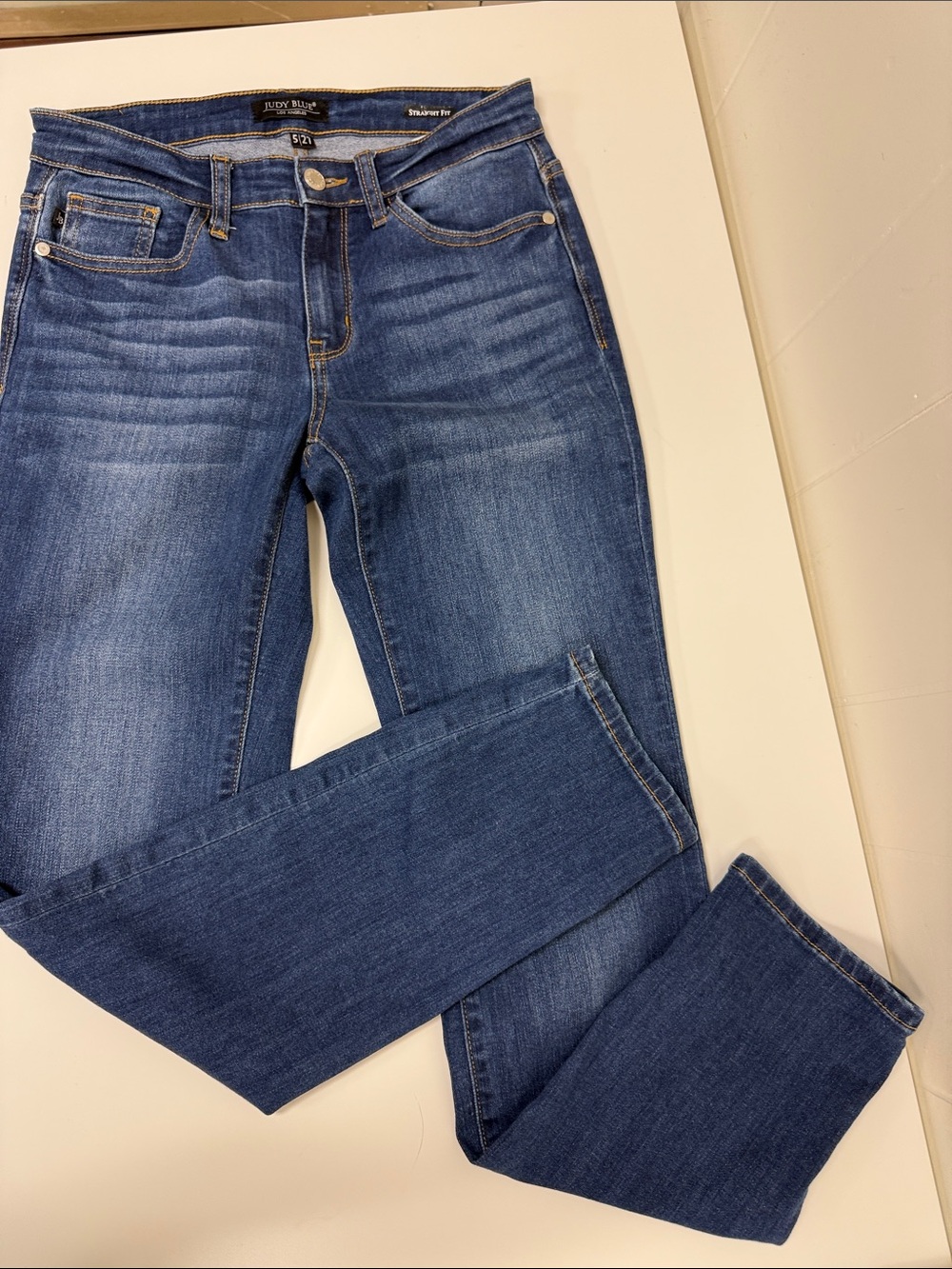 Judy Blue Women's Straight Leg Jeans in Medium Blue Wash